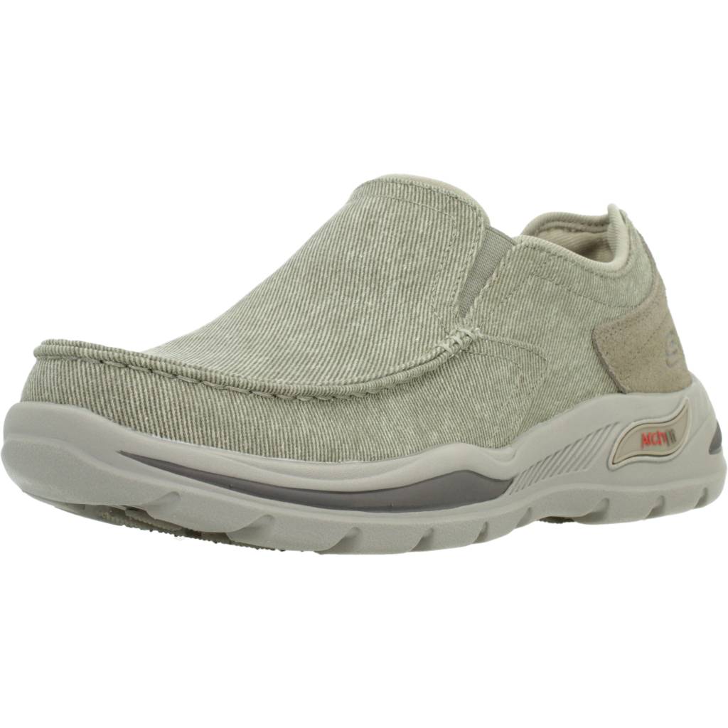 SKECHERS ARCH FIT MOTLEY en color MARRON CLARO (1)