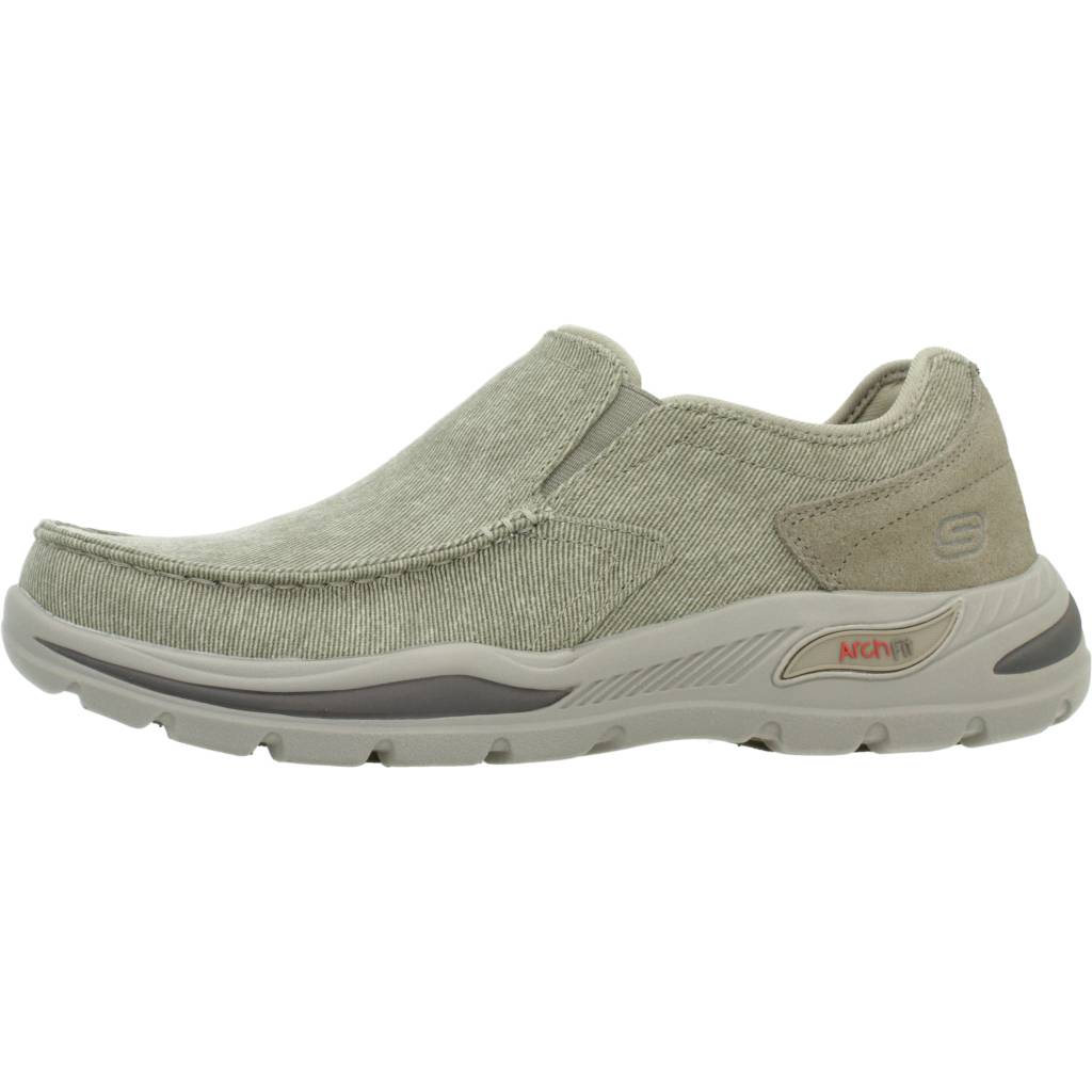 SKECHERS ARCH FIT MOTLEY en color MARRON CLARO (2)