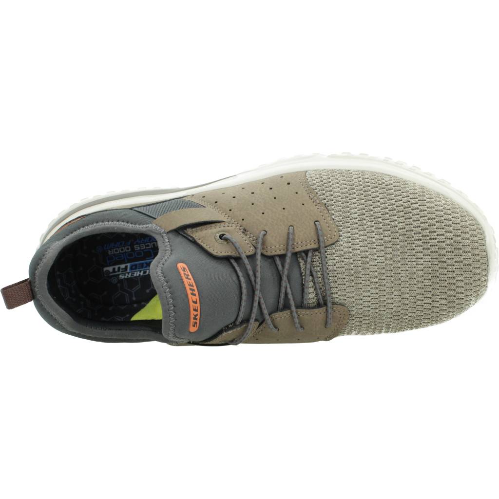 SKECHERS SOLVANO en color MARRON (6)