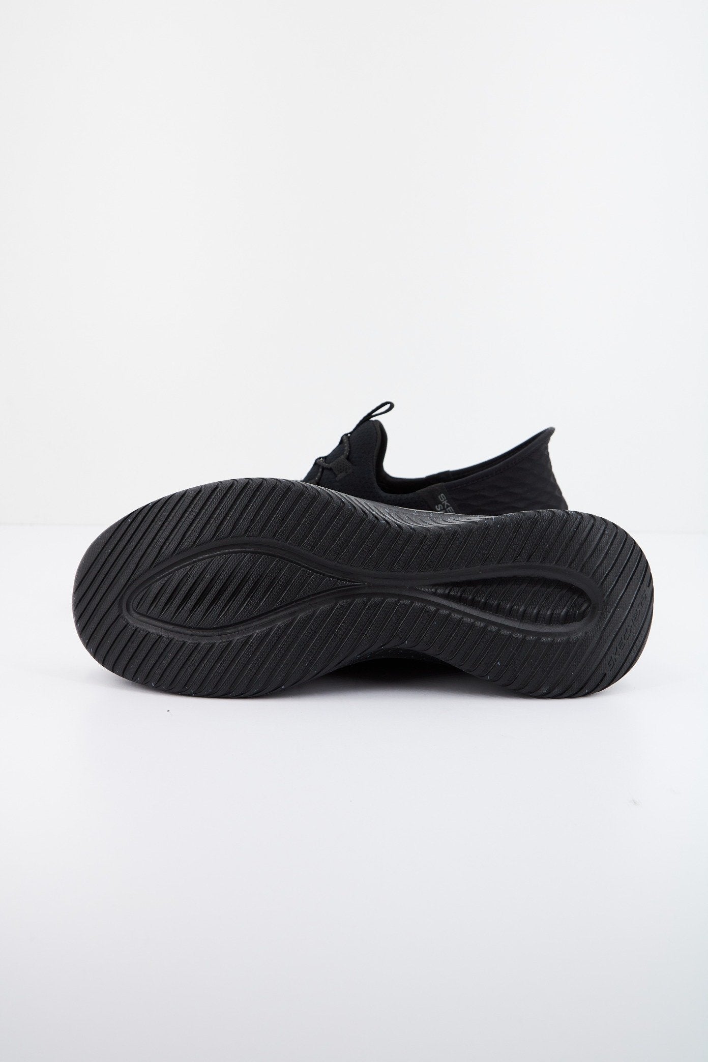 SKECHERS SLIP-INS :_SUMIT en color NEGRO (4)