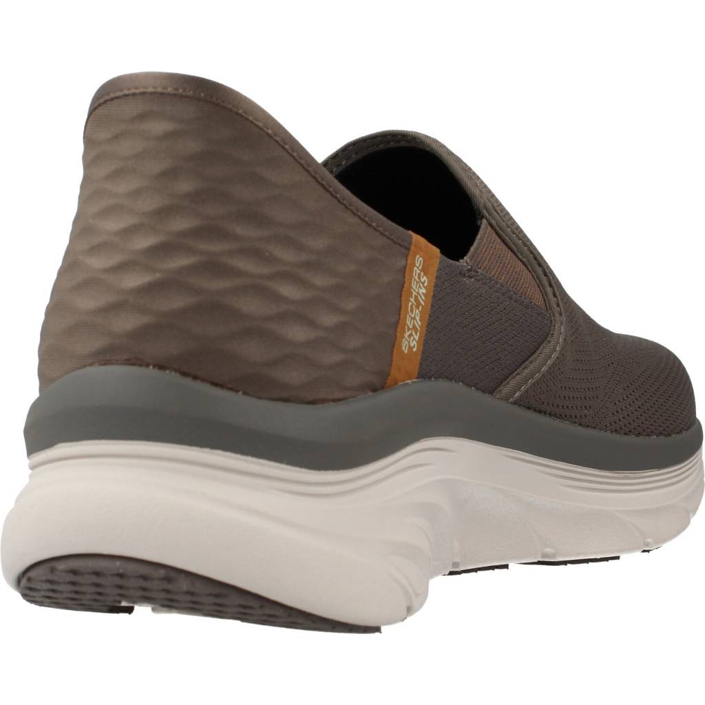 SKECHERS SLIP-INS RF: D'LUX WALKER en color MARRON (3)