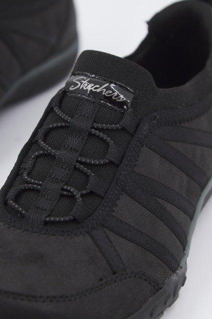 SKECHERS BREATHE-EASY en color NEGRO (4)