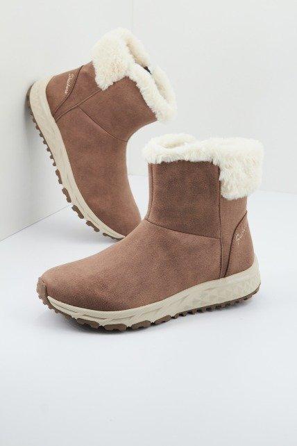 SKECHERS ESCAPE PLAN - COZY COLLAB en color MARRON (1)