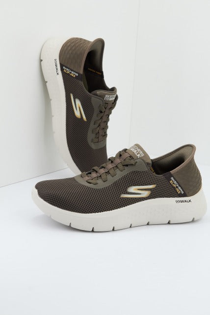 SKECHERS SLIP-INS: GO WALK FLEX-HANDS UP en color MARRON (1)
