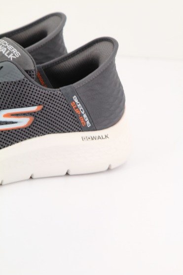 SKECHERS SLIP-INS: GO WALK FLEX-HANDS UP en color GRIS (2)