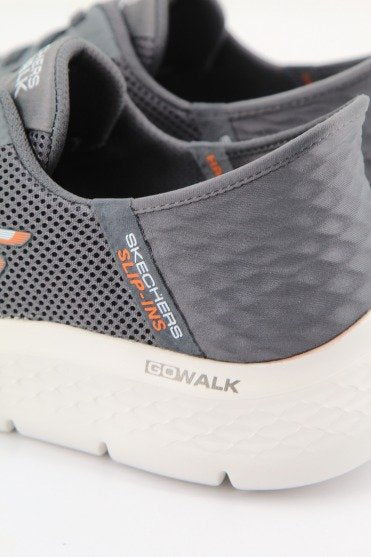 SKECHERS SLIP-INS: GO WALK FLEX-HANDS UP en color GRIS (4)