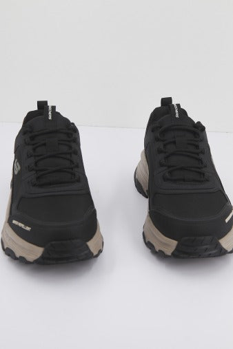 SKECHERS D'LUX TREKKER en color NEGRO (2)