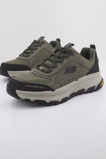 SKECHERS D'LUX TREKKER en color VERDE (1)