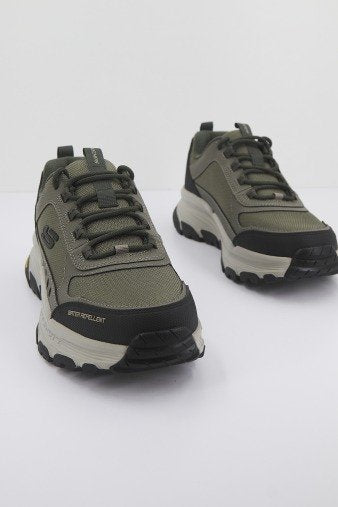 SKECHERS D'LUX TREKKER en color VERDE (2)