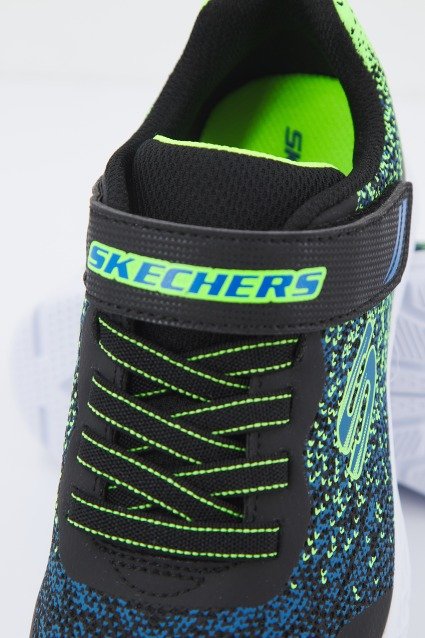 SKECHERS L en color NEGRO (4)