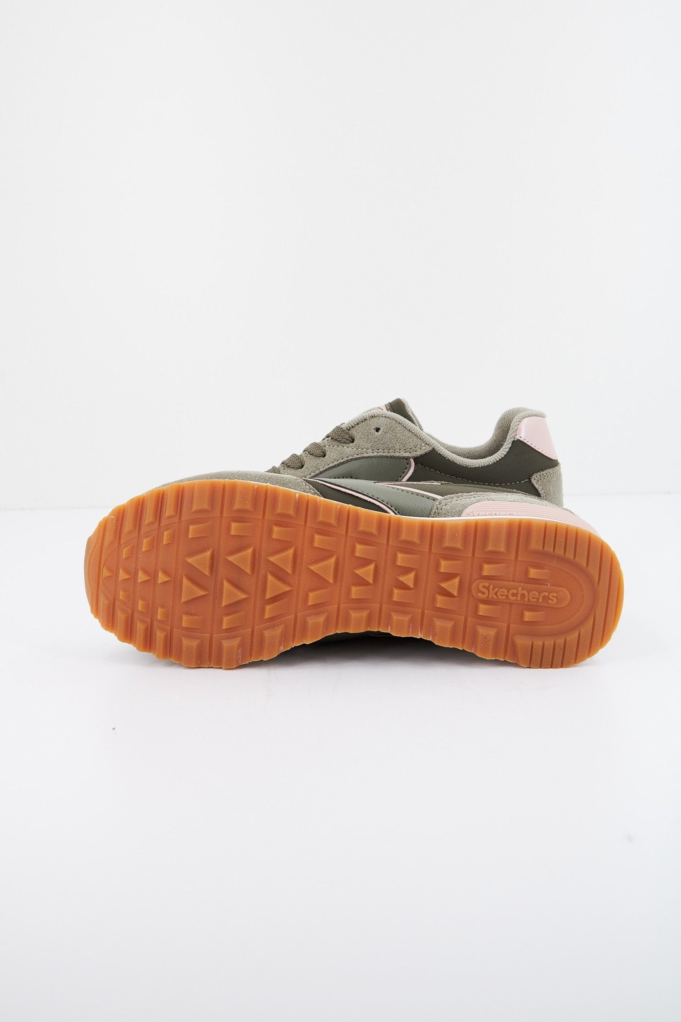 SKECHERS en color VERDE (4)