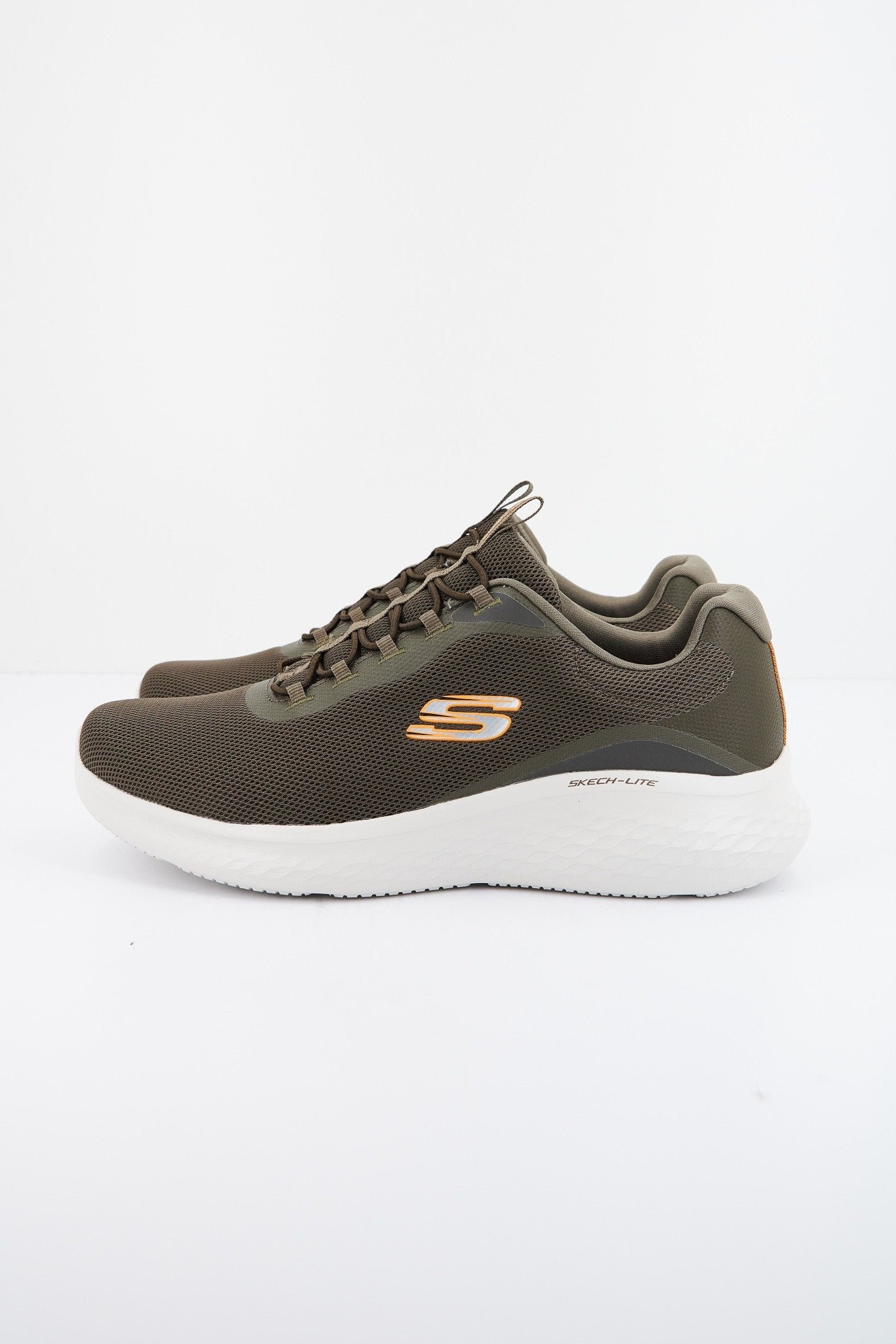 SKECHERS SKECH-LITE PRO-LEDGER en color VERDE (1)