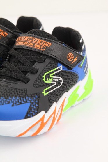 SKECHERS L en color NEGRO (2)