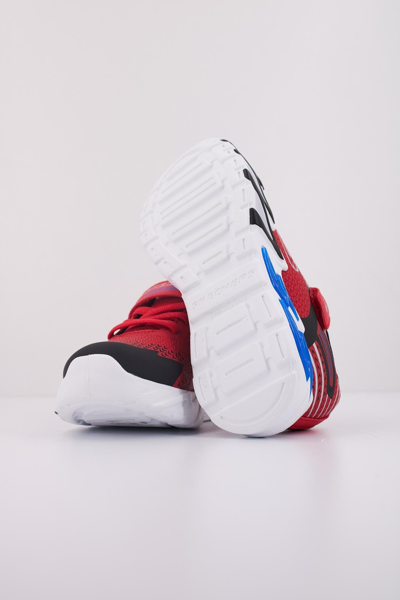 SKECHERS FLEX-GLOW BOLT en color ROJO (5)
