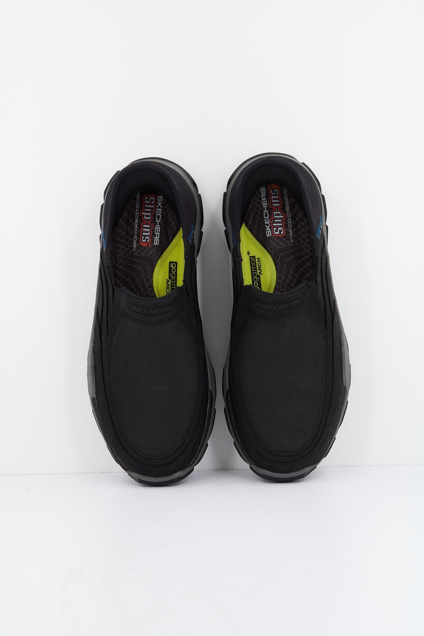 SKECHERS SLIP-INS: S en color NEGRO (2)