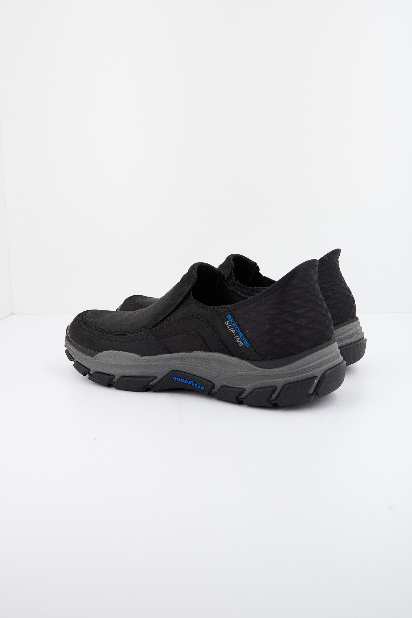 SKECHERS SLIP-INS: S en color NEGRO (3)