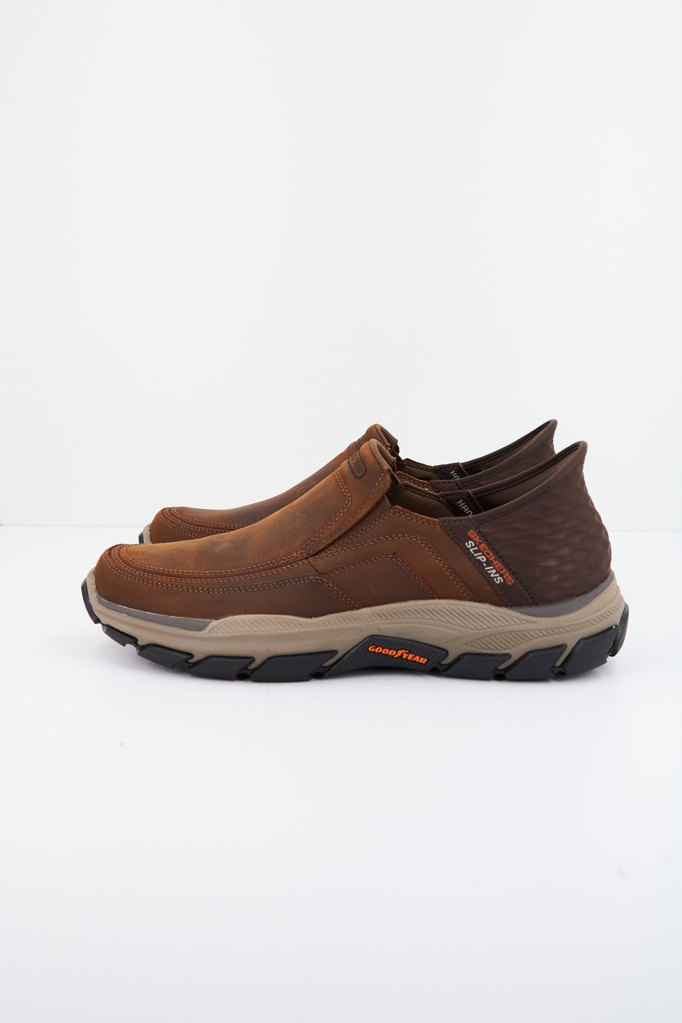 SKECHERS SLIP-INS: S en color MARRON (1)