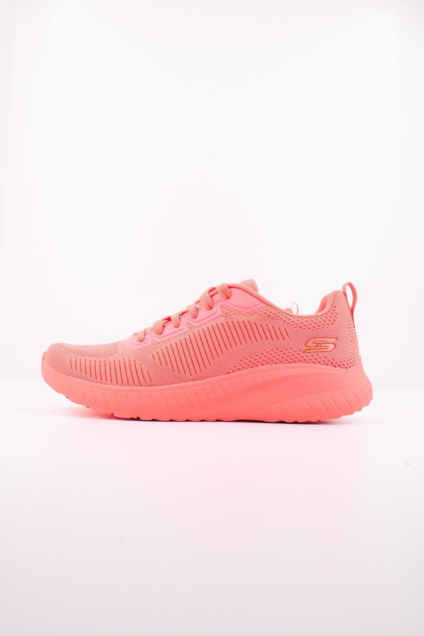 SKECHERS BOBS SQUAD CHAOS en color ROSA (1)