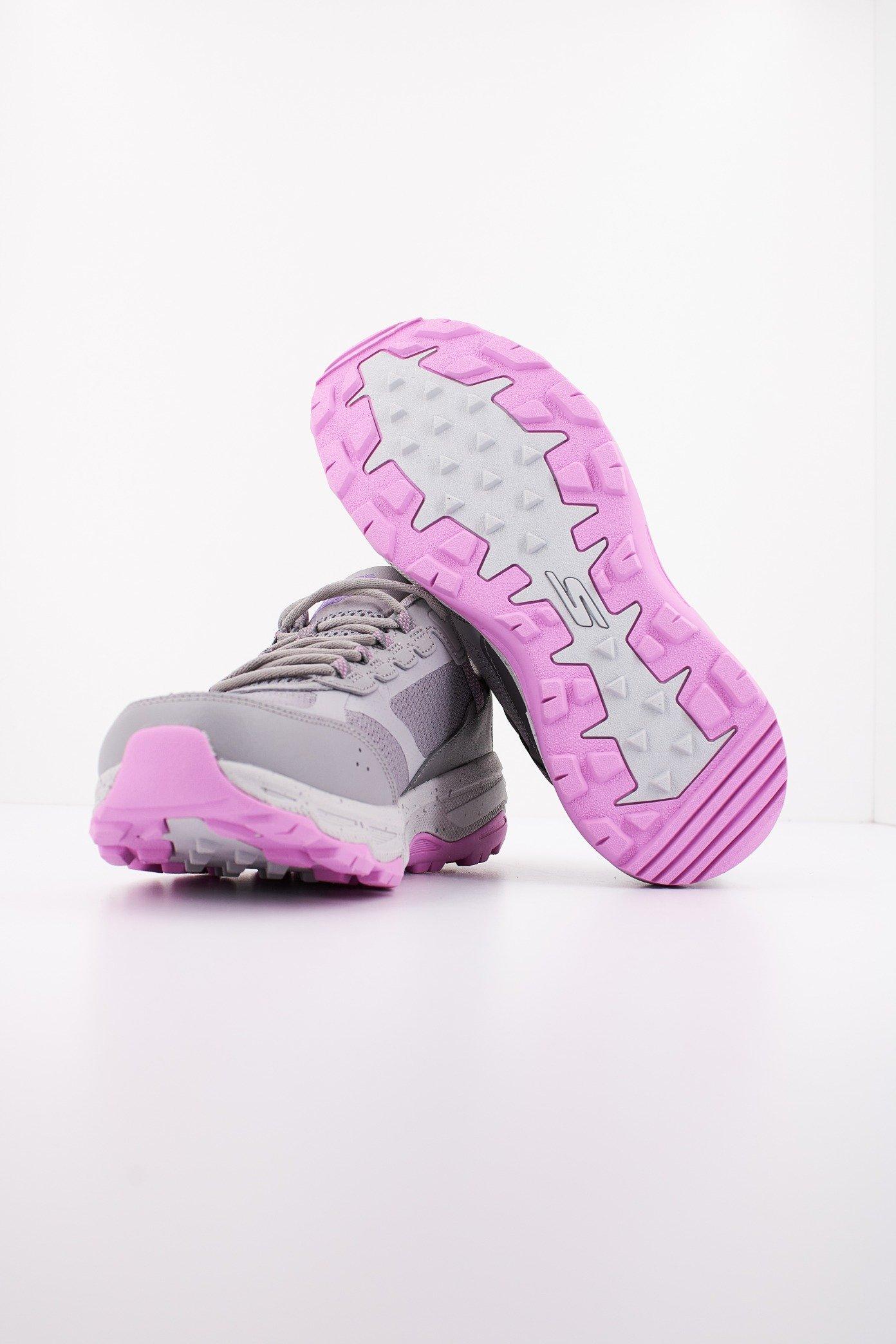 SKECHERS GO RUN TRAIL ALTITUDE en color GRIS (4)
