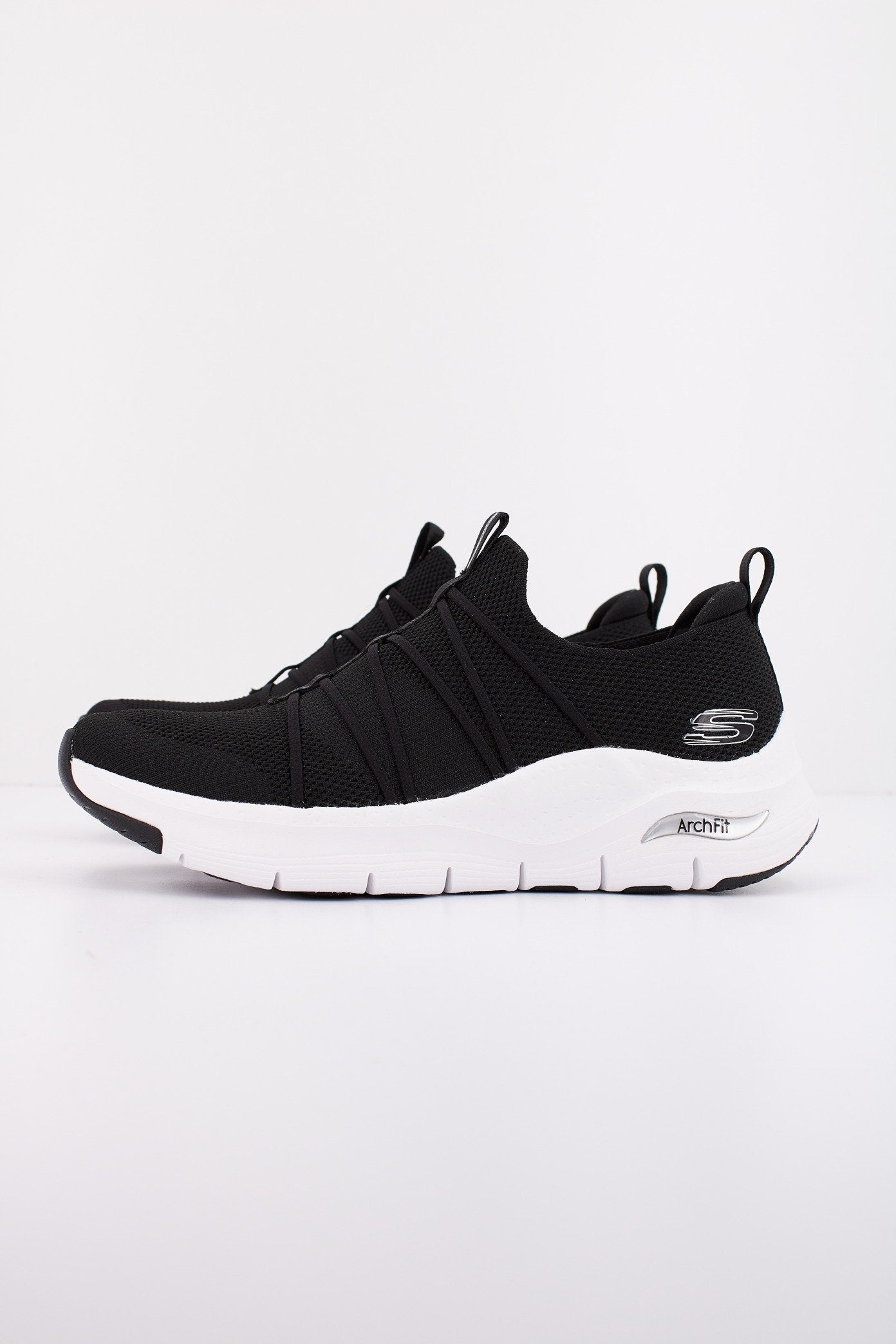 SKECHERS ARCH FIT en color NEGRO (1)