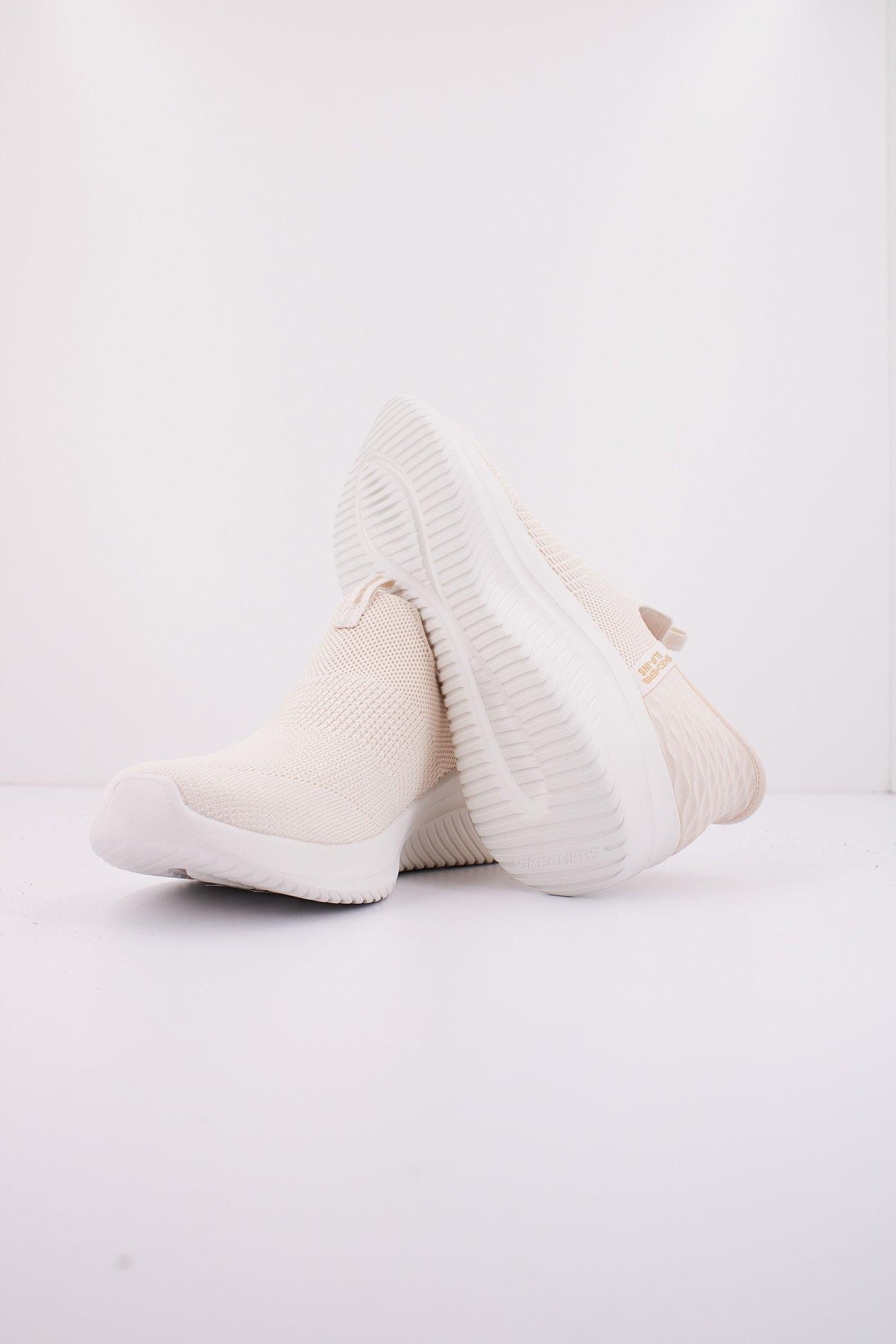 SKECHERS SLIP-INS ULTRA FLEX . COZY STREAK en color BEIS (4)