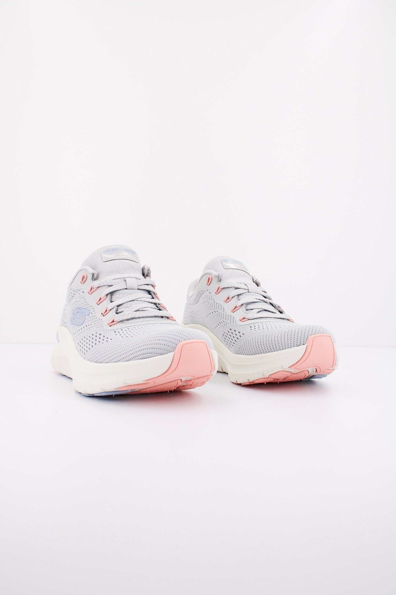 SKECHERS ARCH FIT . en color GRIS (2)