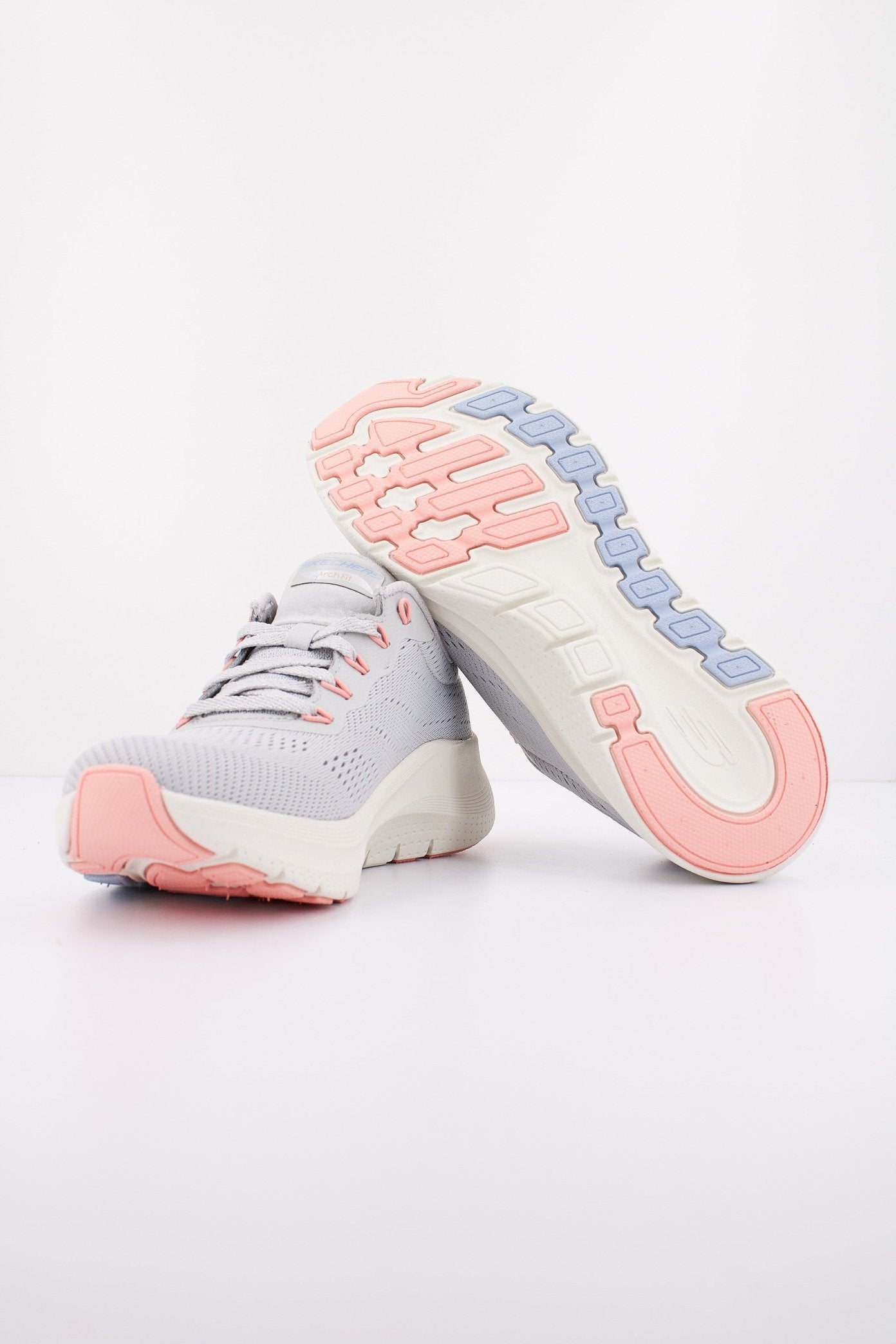SKECHERS ARCH FIT . en color GRIS (4)