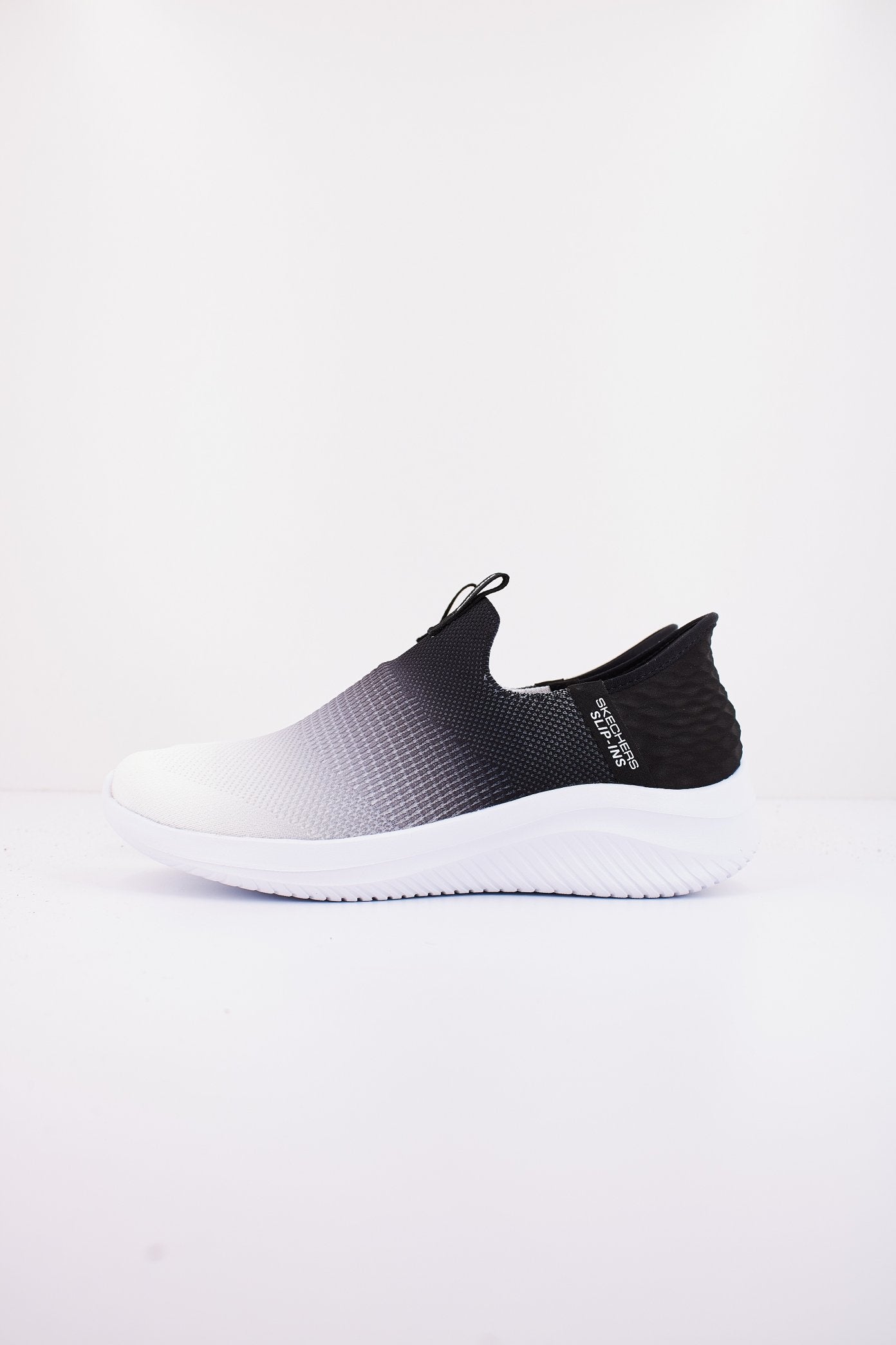SKECHERS SLIP INS S en color NEGRO (1)