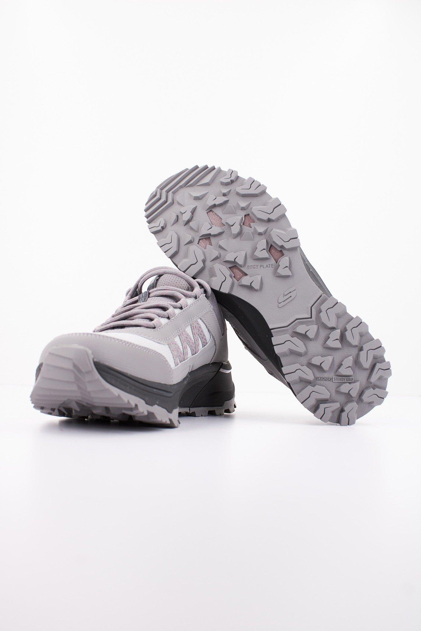 SKECHERS MAX PROTECT LEGACY en color GRIS (4)