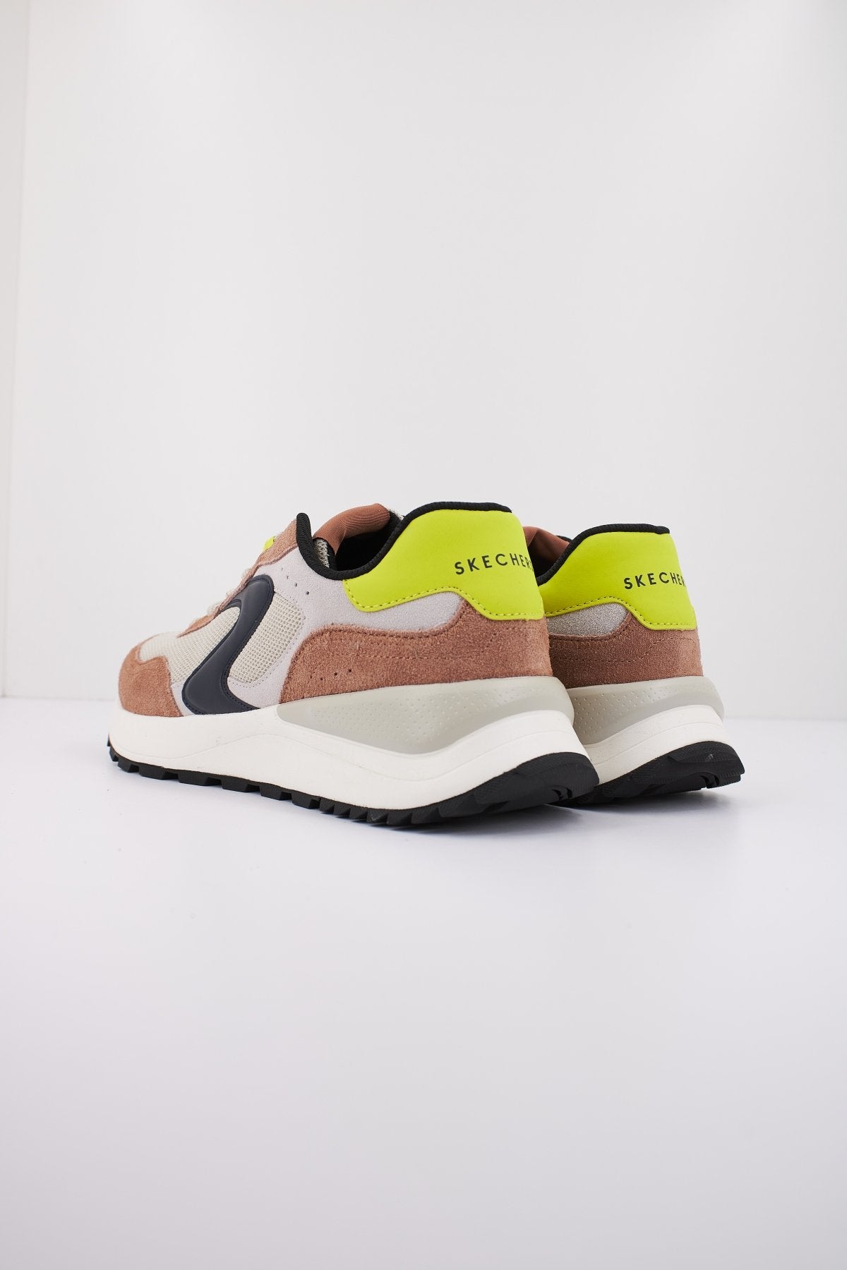 SKECHERS FURY en color MARRON CLARO (3)