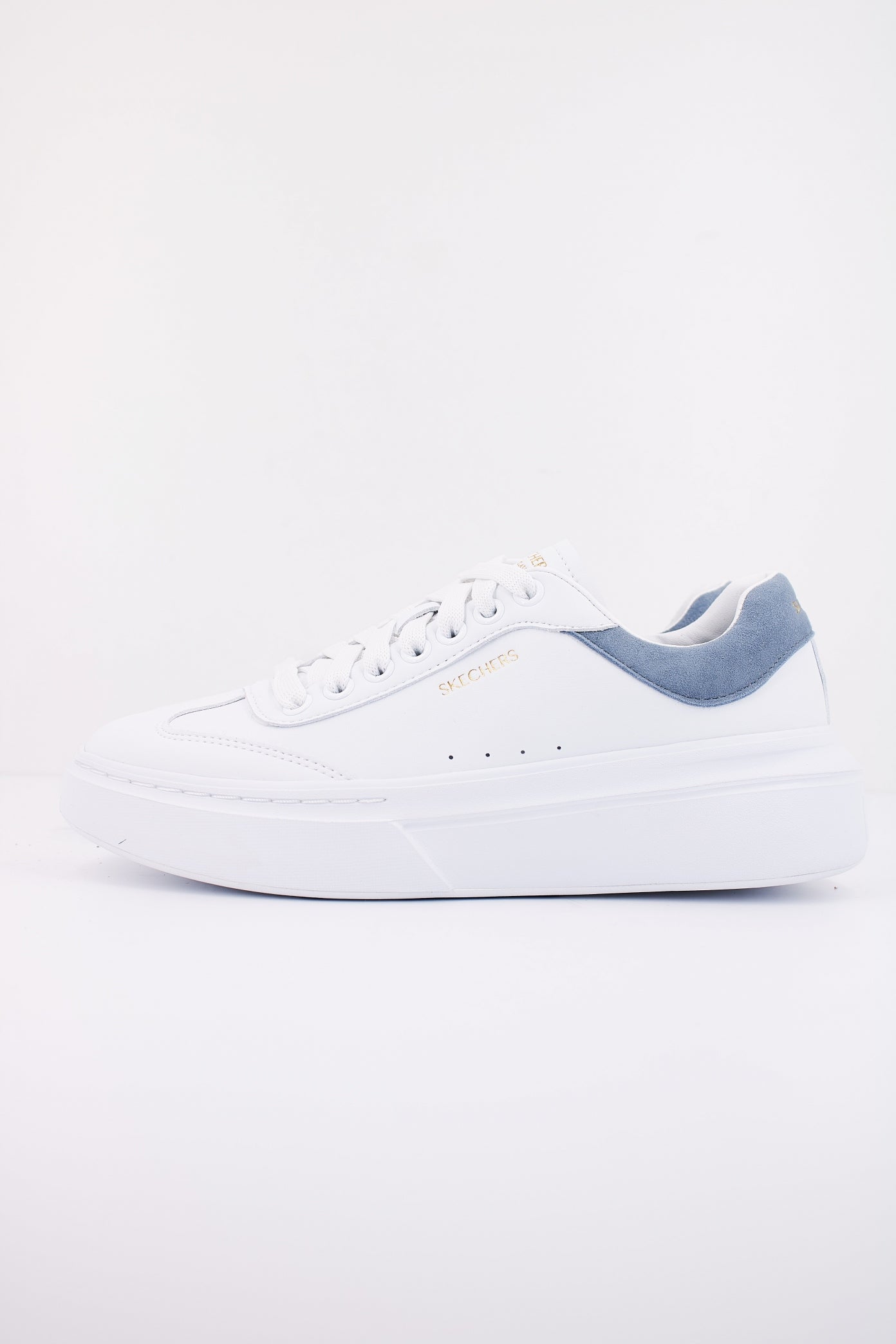 SKECHERS CORDOBA CLASSIC en color BLANCO (1)