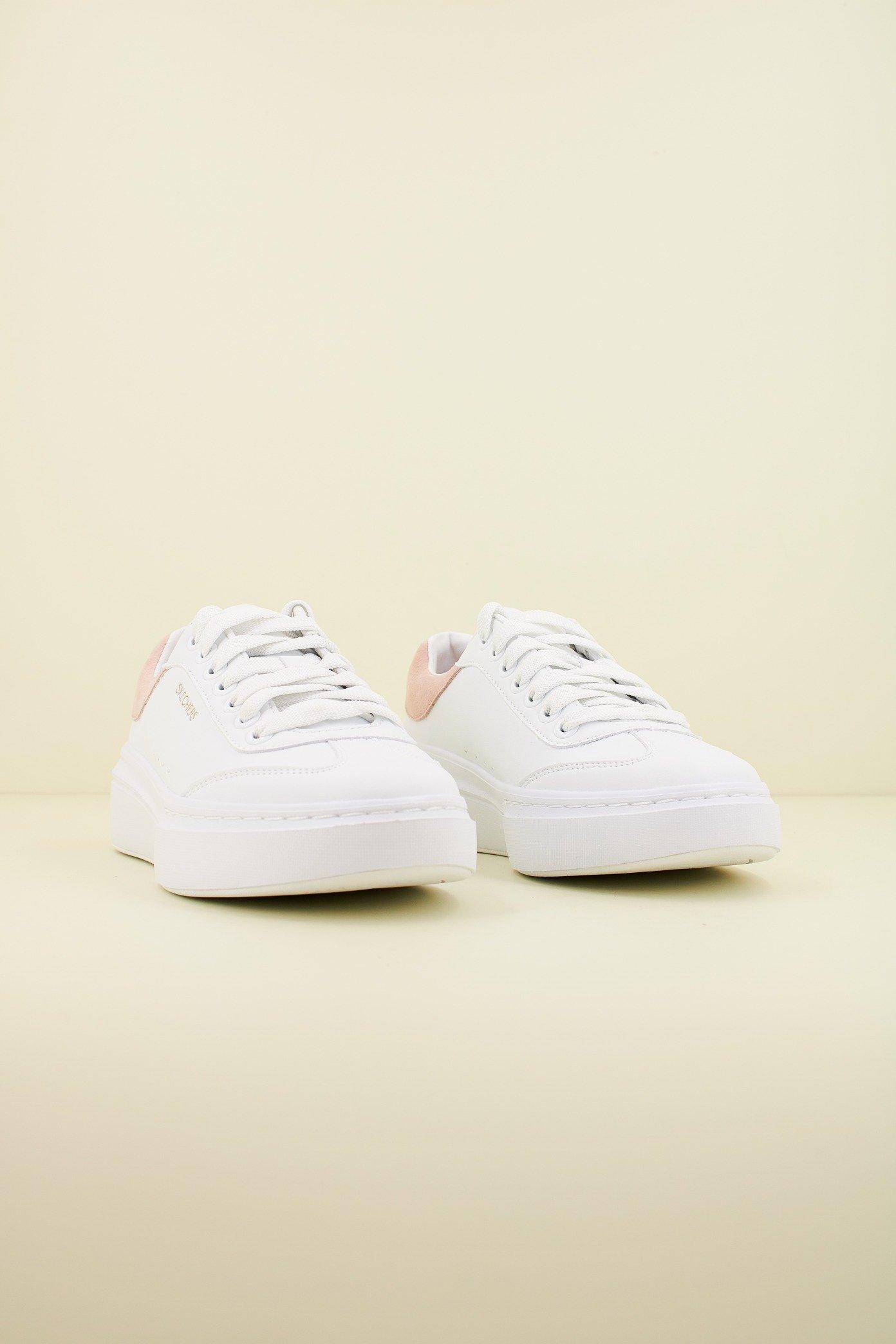 SKECHERS CORDOBA CLASSIC en color BLANCO (2)