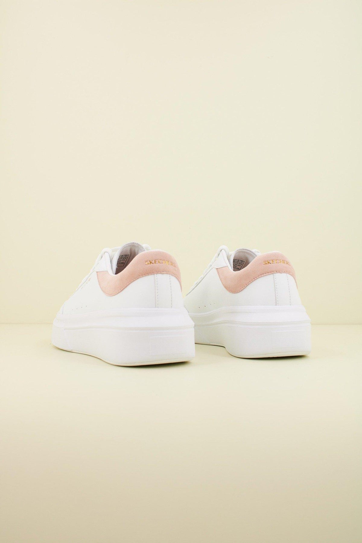 SKECHERS CORDOBA CLASSIC en color BLANCO (3)