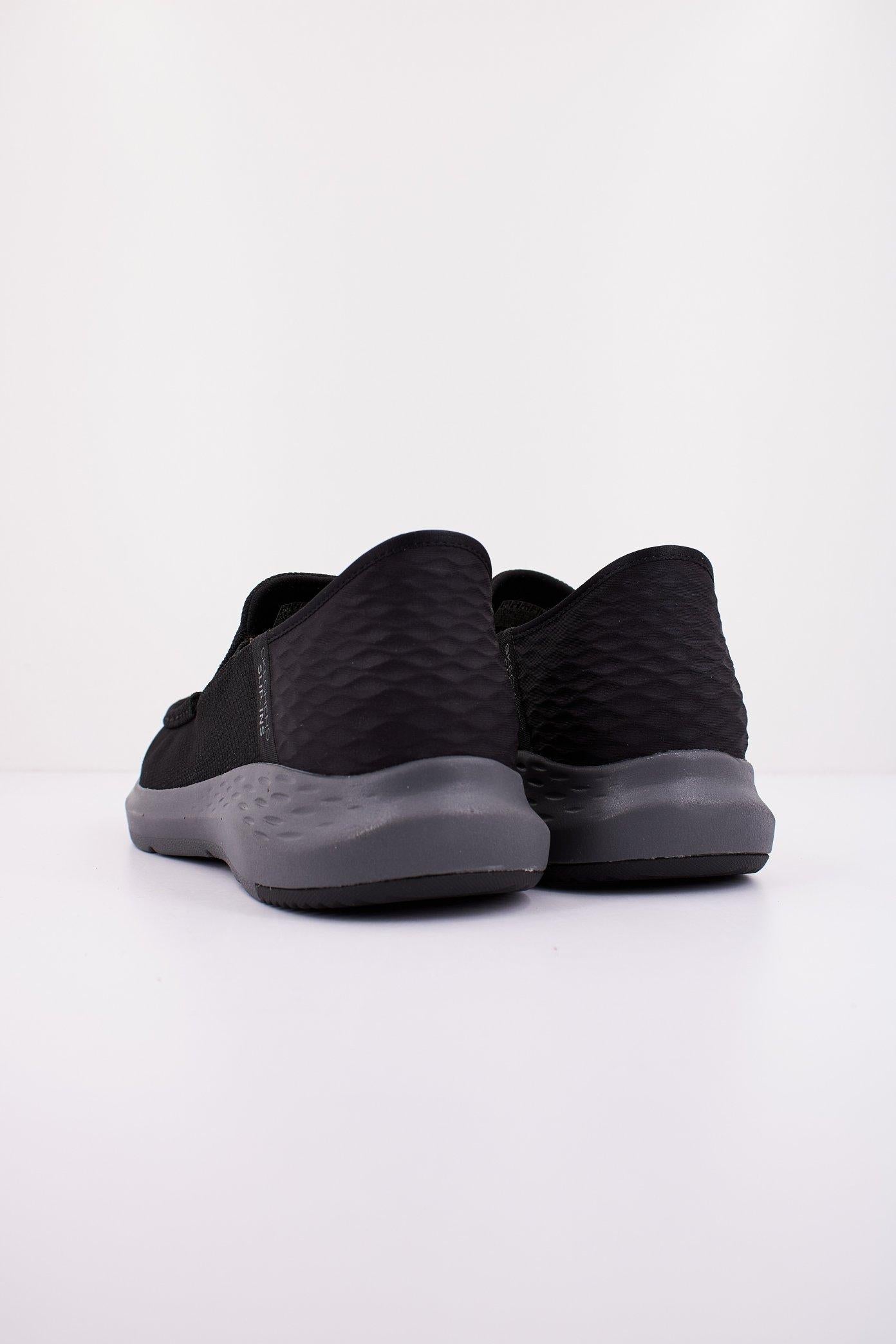 SKECHERS SLIP INS S en color NEGRO (3)