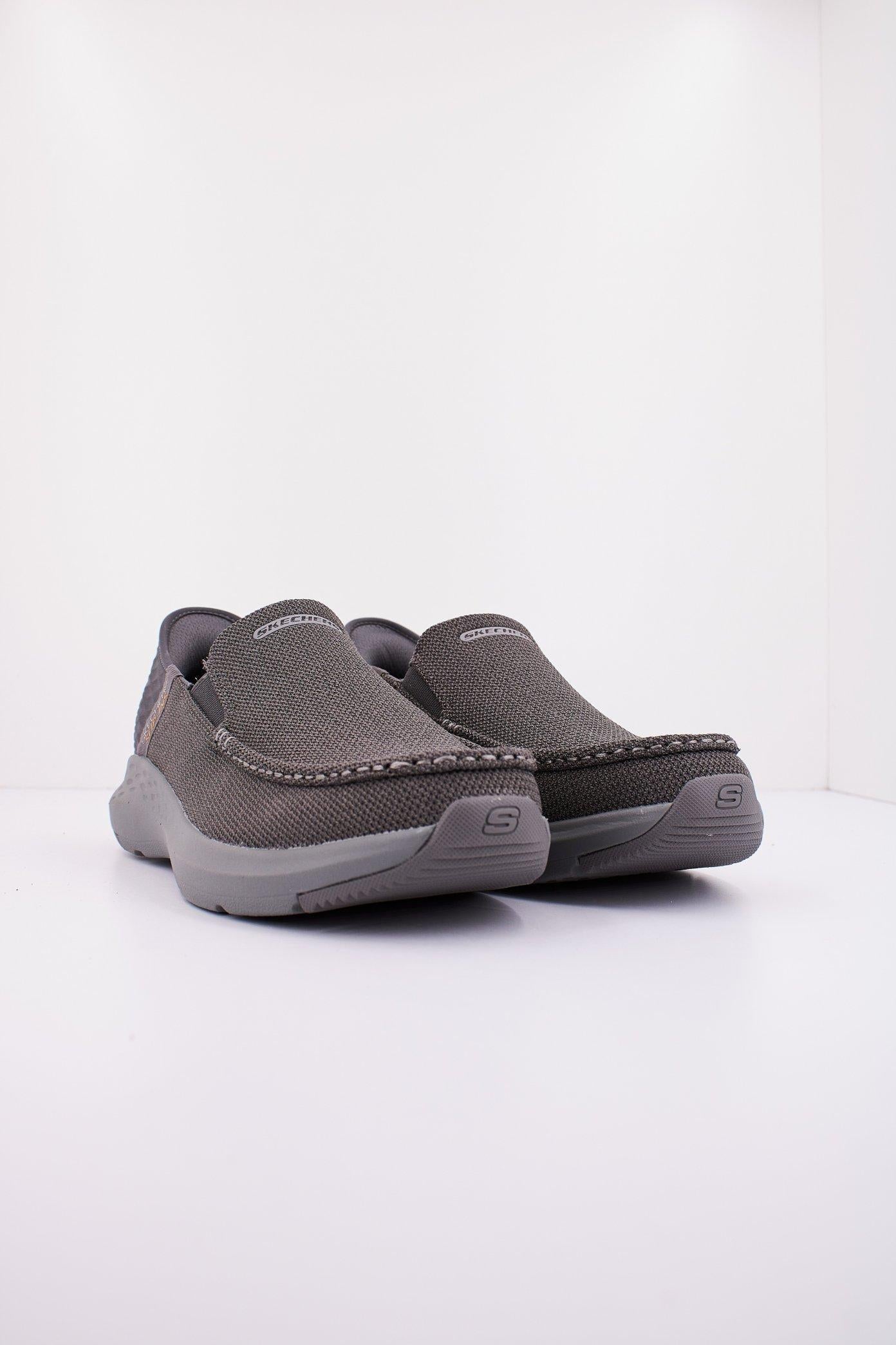 SKECHERS SLIP INS S en color GRIS (2)