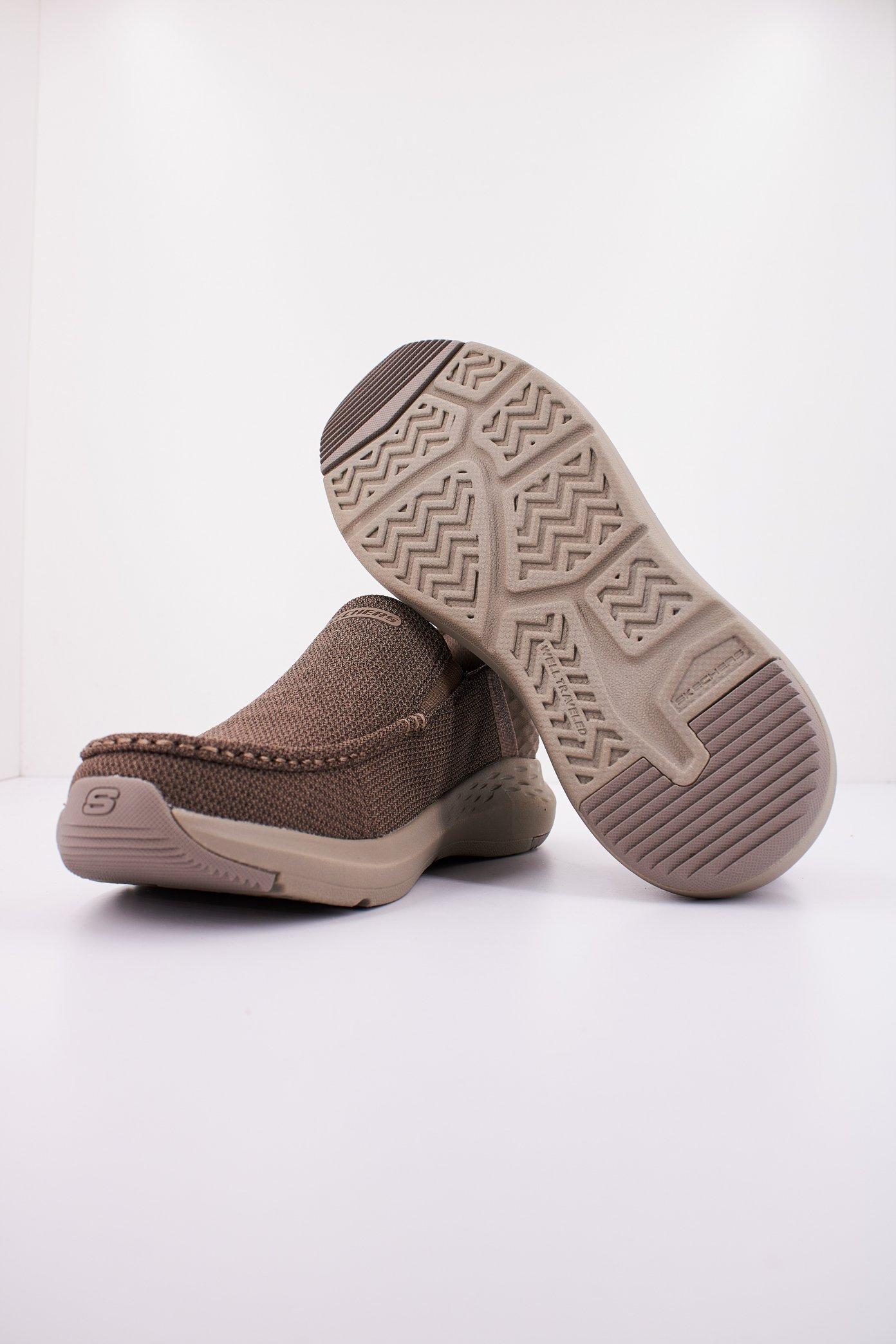 SKECHERS SLIP INS S en color MARRON (4)
