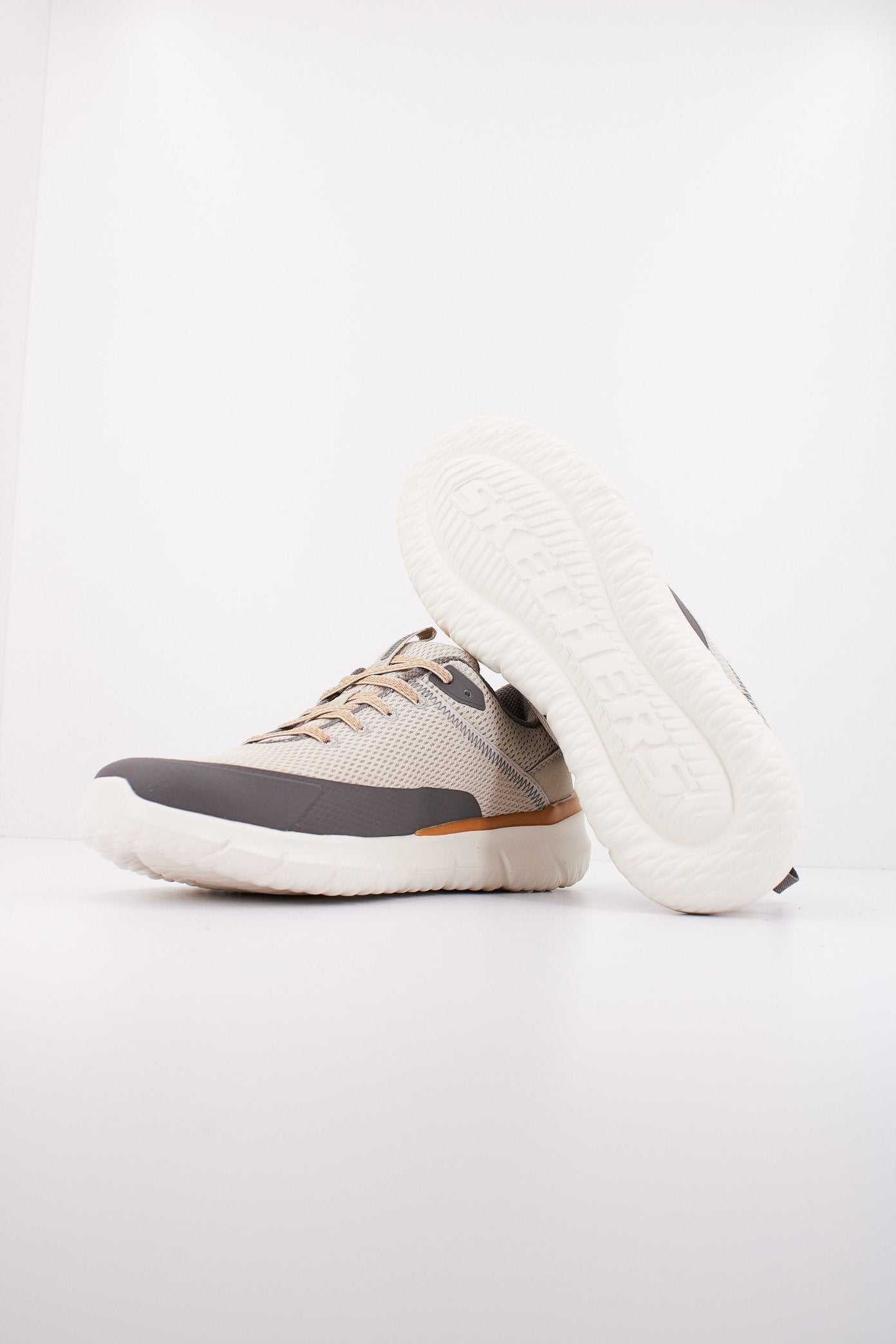 SKECHERS DEL RETTO-ARLING en color MARRON (4)