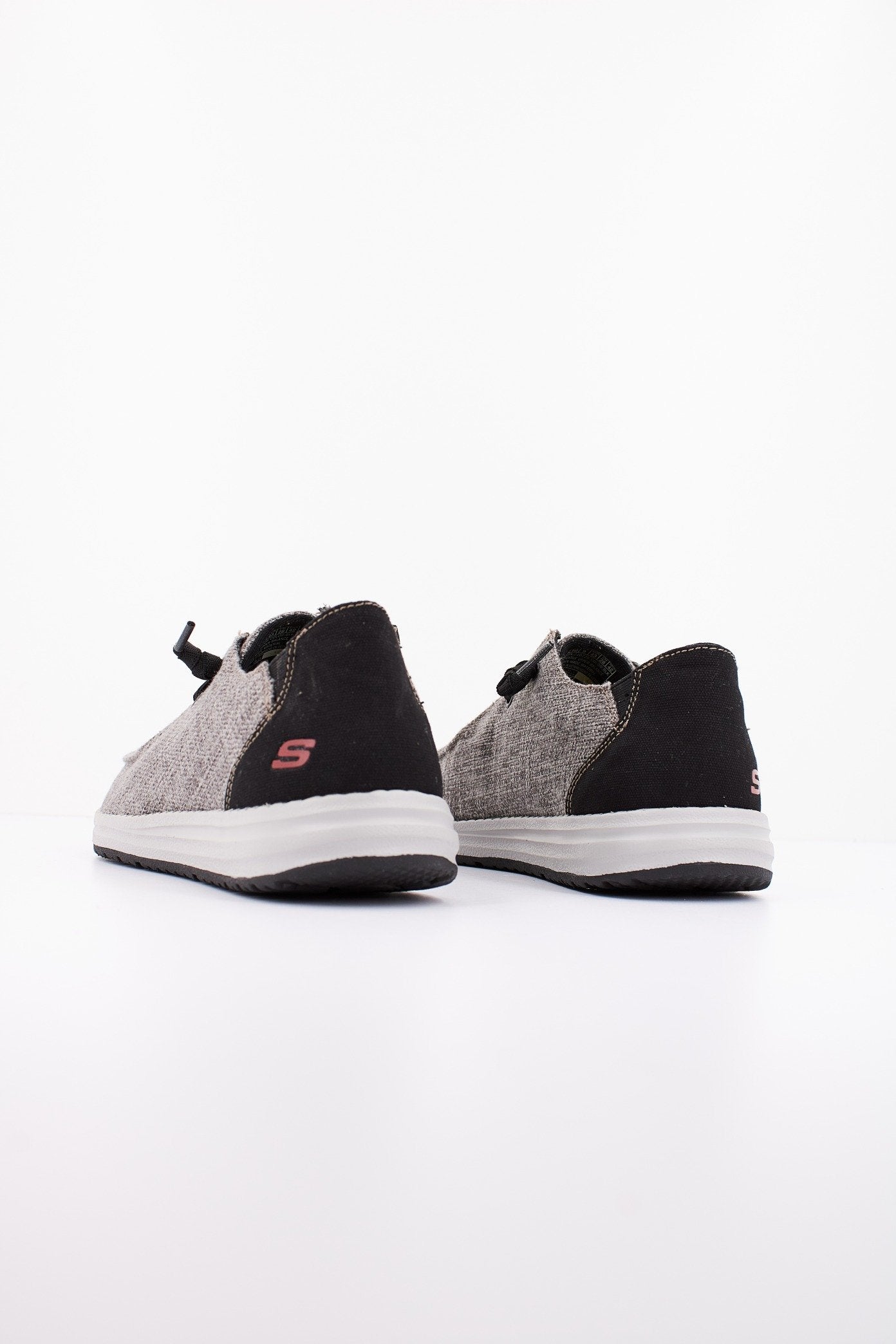 SKECHERS RELAXED FIT: MELSON en color GRIS (3)