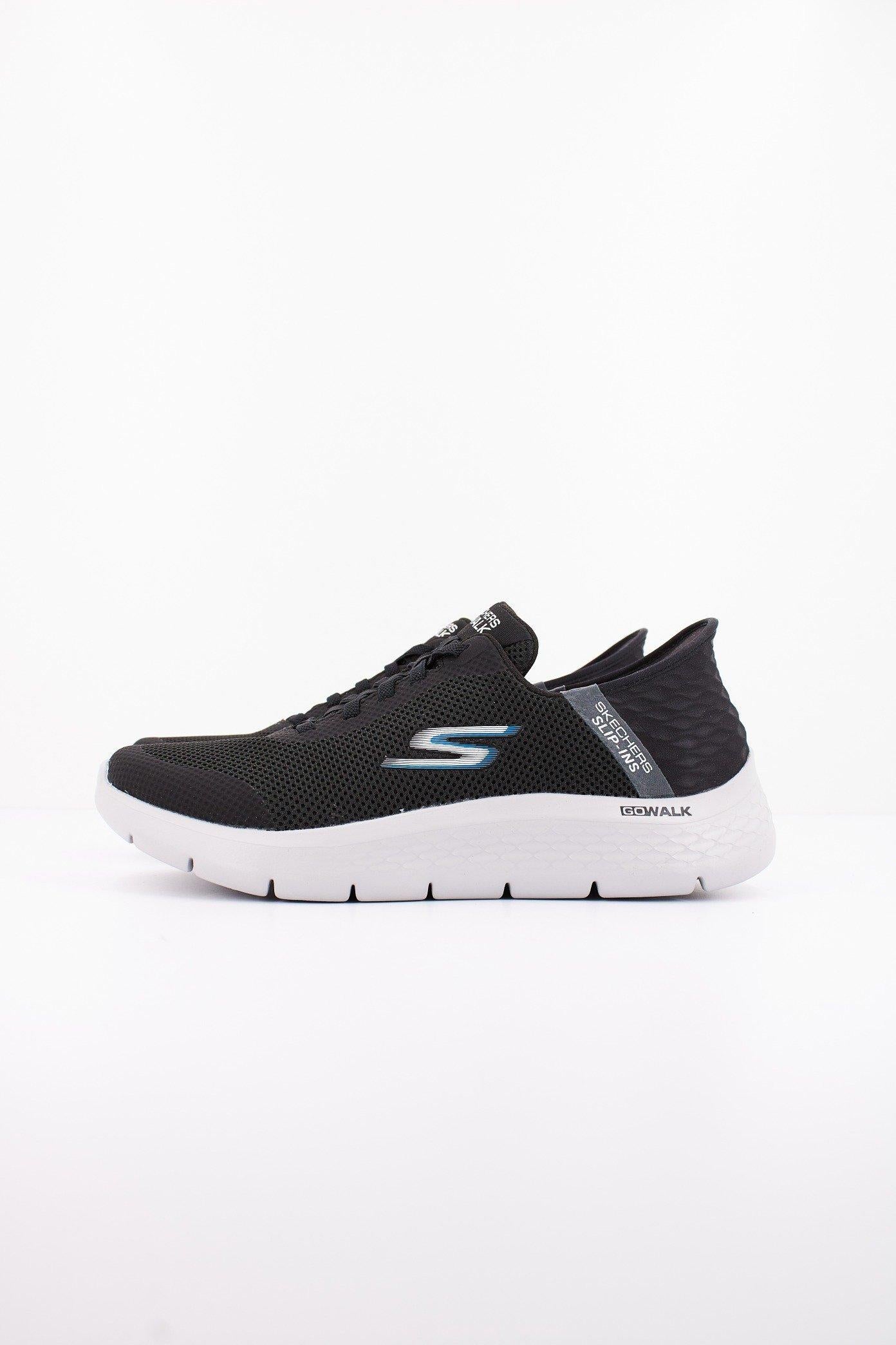 SKECHERS SLIP INS: GO WALK en color NEGRO (1)