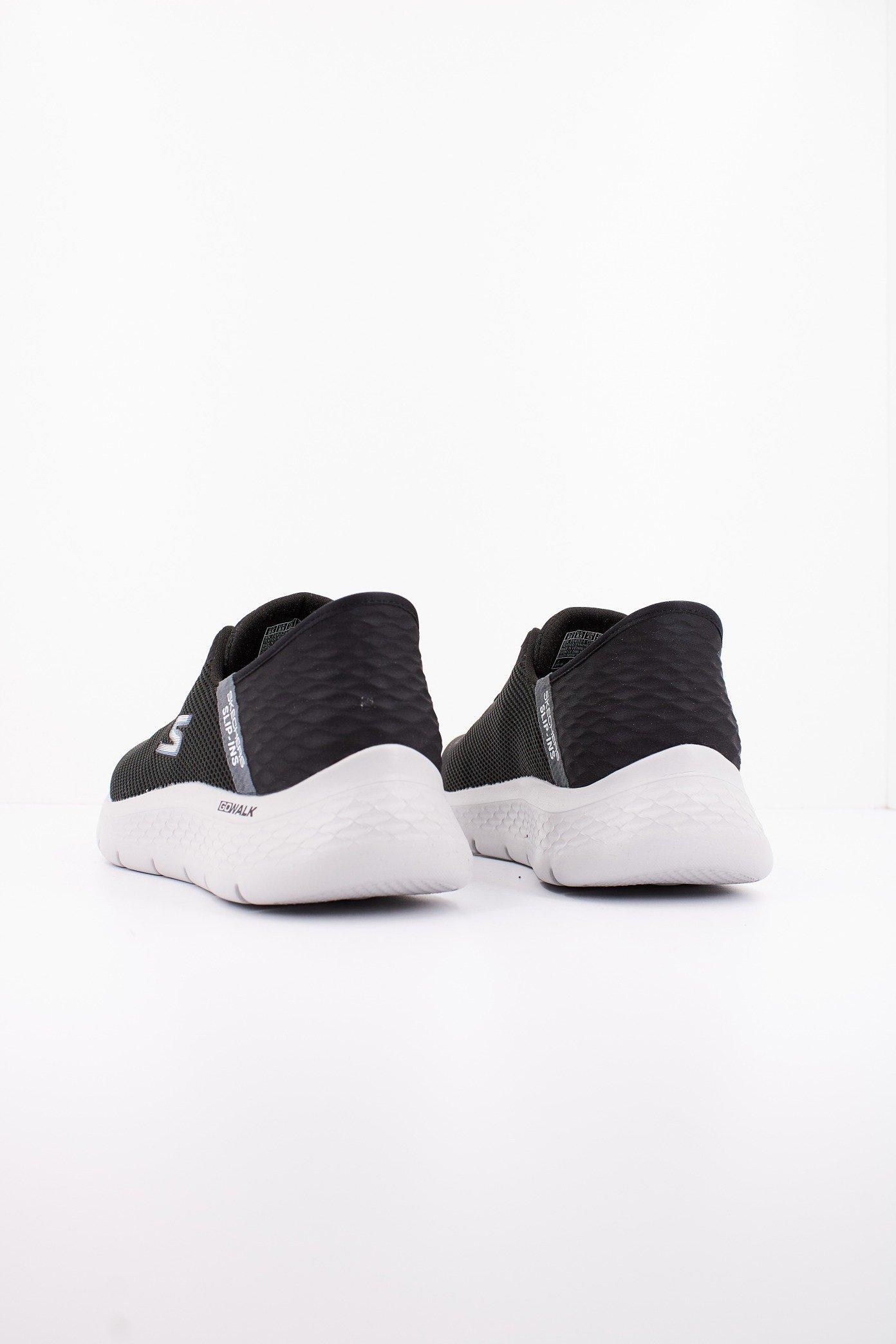 SKECHERS SLIP INS: GO WALK en color NEGRO (3)