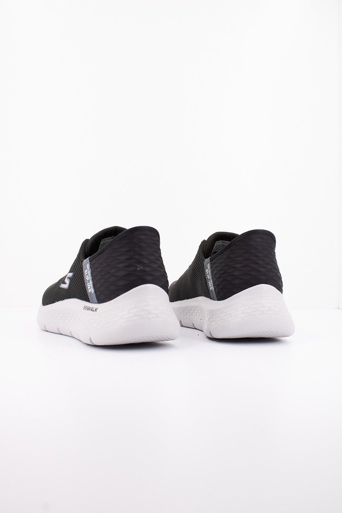 SKECHERS S GO WALK FLEX HANDS UP en color NEGRO (3)