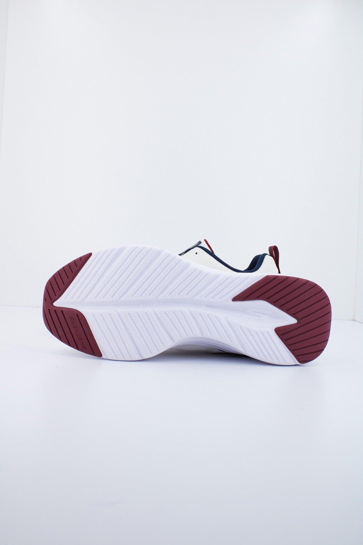 SKECHERS VAPOR FOAM en color BEIS (4)