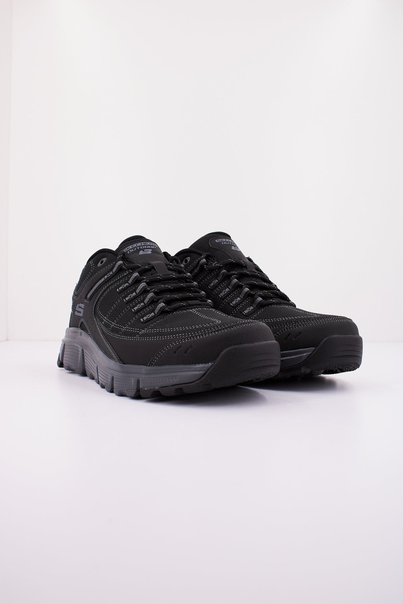 SKECHERS S en color NEGRO (2)