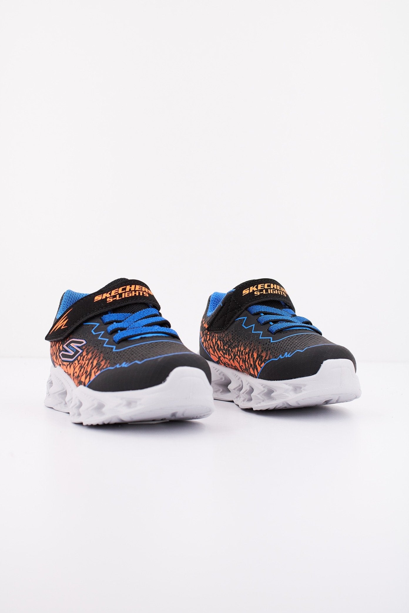 SKECHERS VORTEX . en color NEGRO (2)