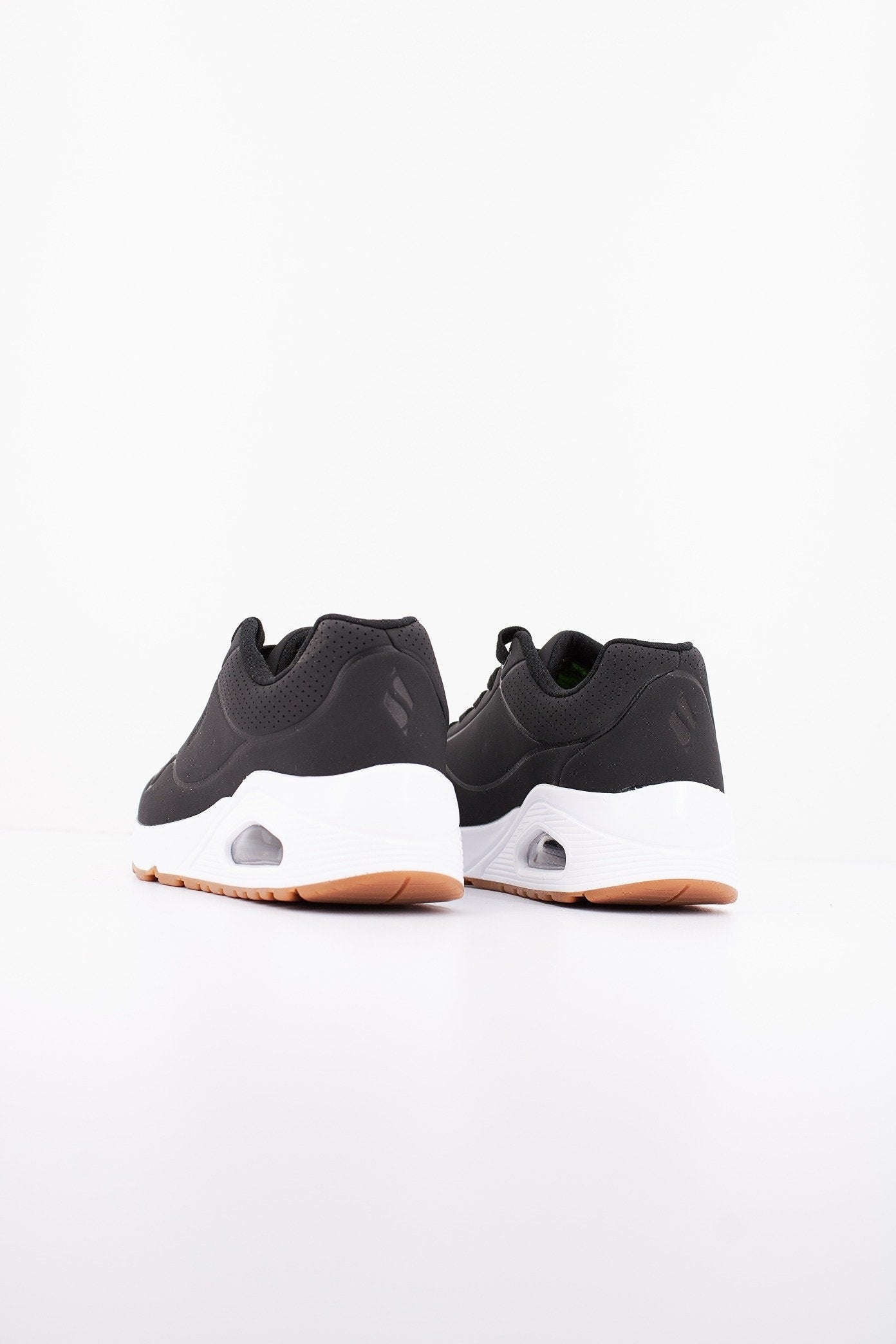 SKECHERS UNO - STAND ON AIR en color NEGRO (3)