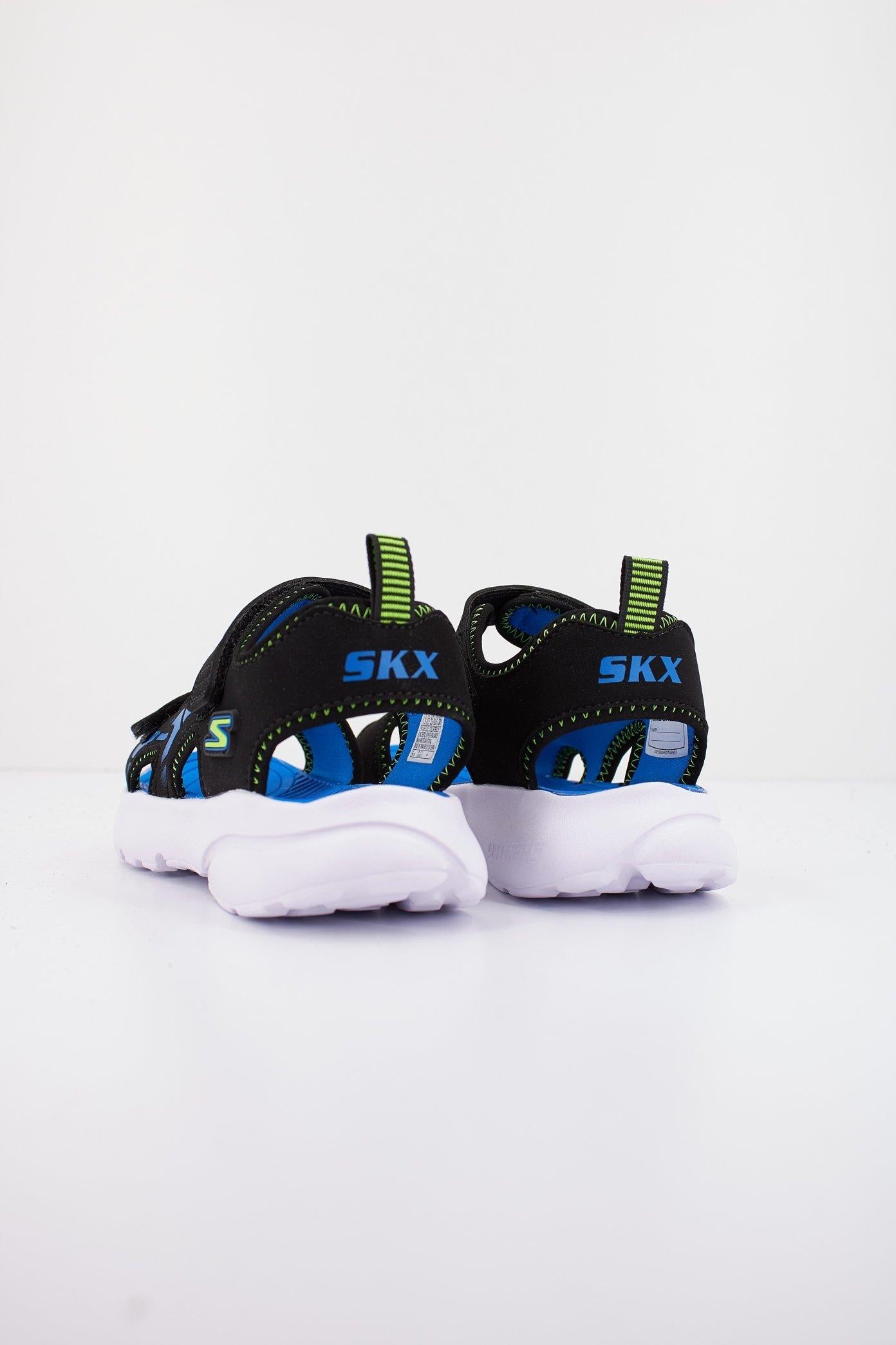 SKECHERS L en color NEGRO (3)
