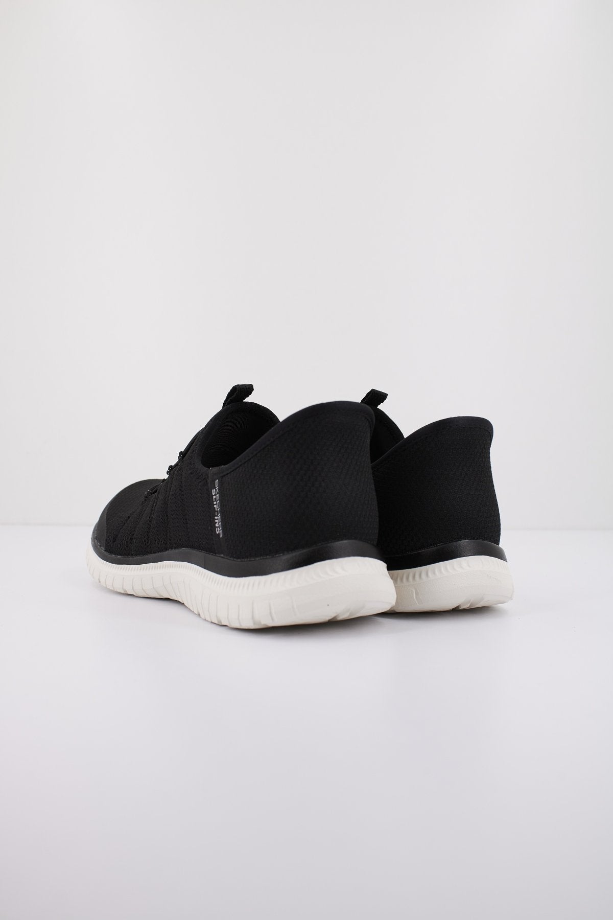 SKECHERS SLIP-INS SVIRTUE en color NEGRO (3)