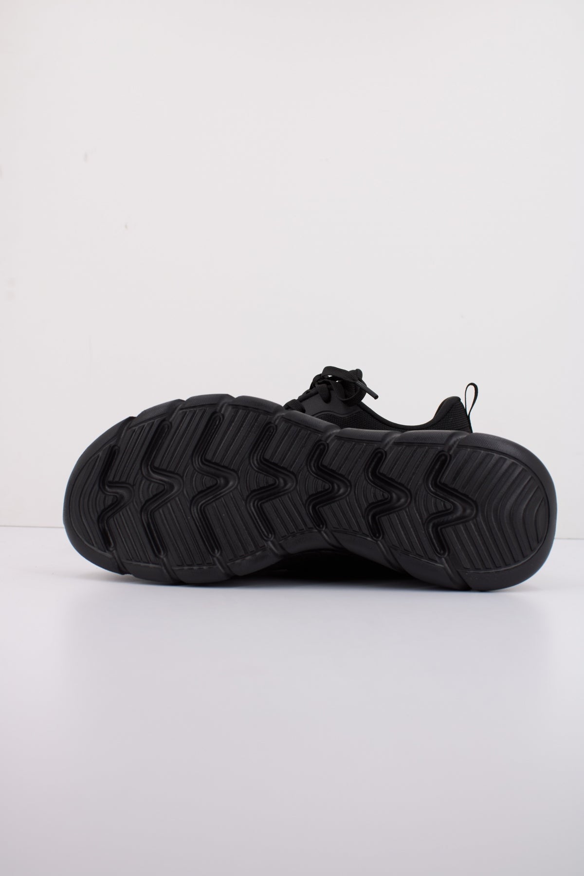 SKECHERS S en color NEGRO (5)