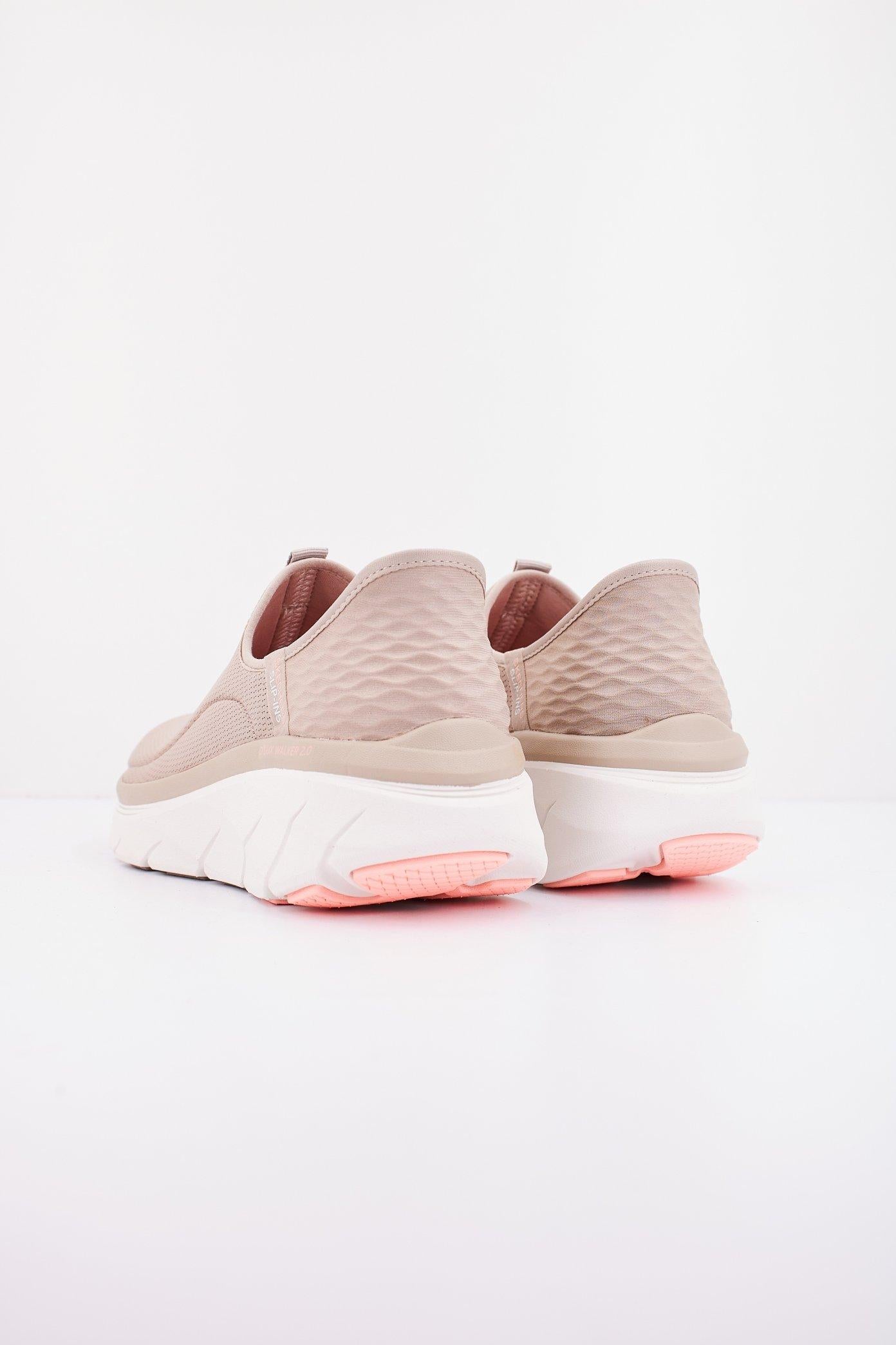 SKECHERS SLIP-INS S D'LUX WALKER . en color BEIS (3)