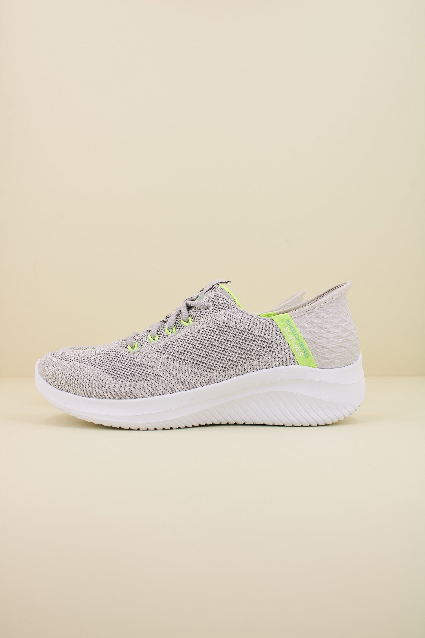 SKECHERS ULTRA FLEX . SLIP-INS en color GRIS (1)